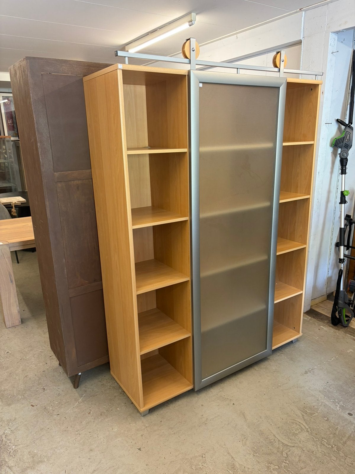 Beuken boekenkast met schuifdeur, Ophalen, ., Zo goed als nieuw, .