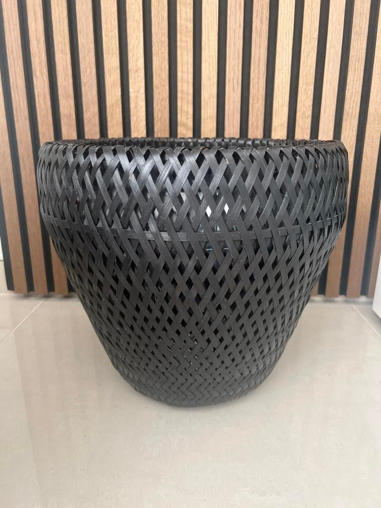Nieuw ikea bamboe bloempot zwart, Tuin en Terras, Bloempotten, Overige materialen, Rond, Ophalen of Verzenden, Zo goed als nieuw