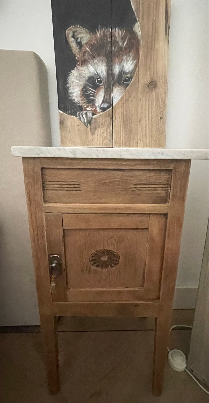Vintage houten nachtkastje met marmeren blad, Antiek en Kunst, Ophalen