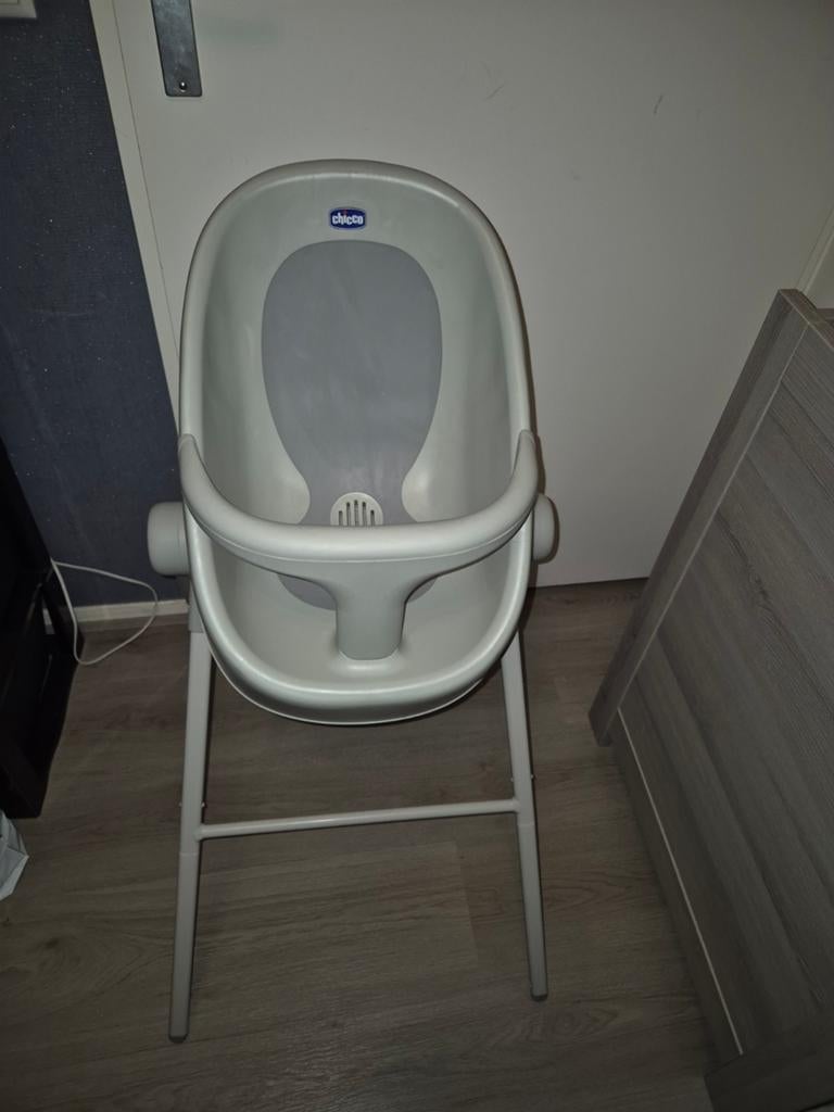 Chicco Badzitje met standaard - Zo goed als nieuw, Zo goed als nieuw, Badzitje of Badring, Standaard, Ophalen