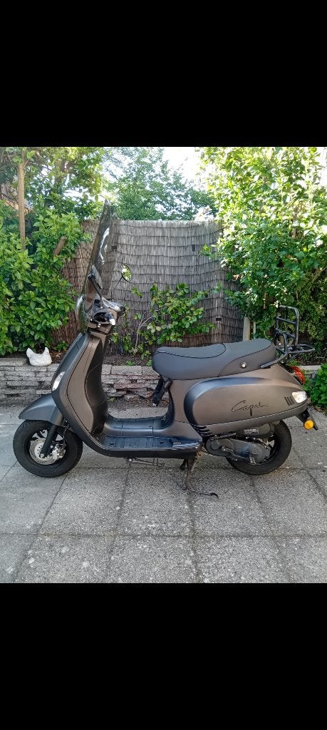 Santini Capri (2020) Snor |Slechts +- 3000 km! | Matzwart, Zo goed als nieuw, Benzine, Ophalen, Overige merken