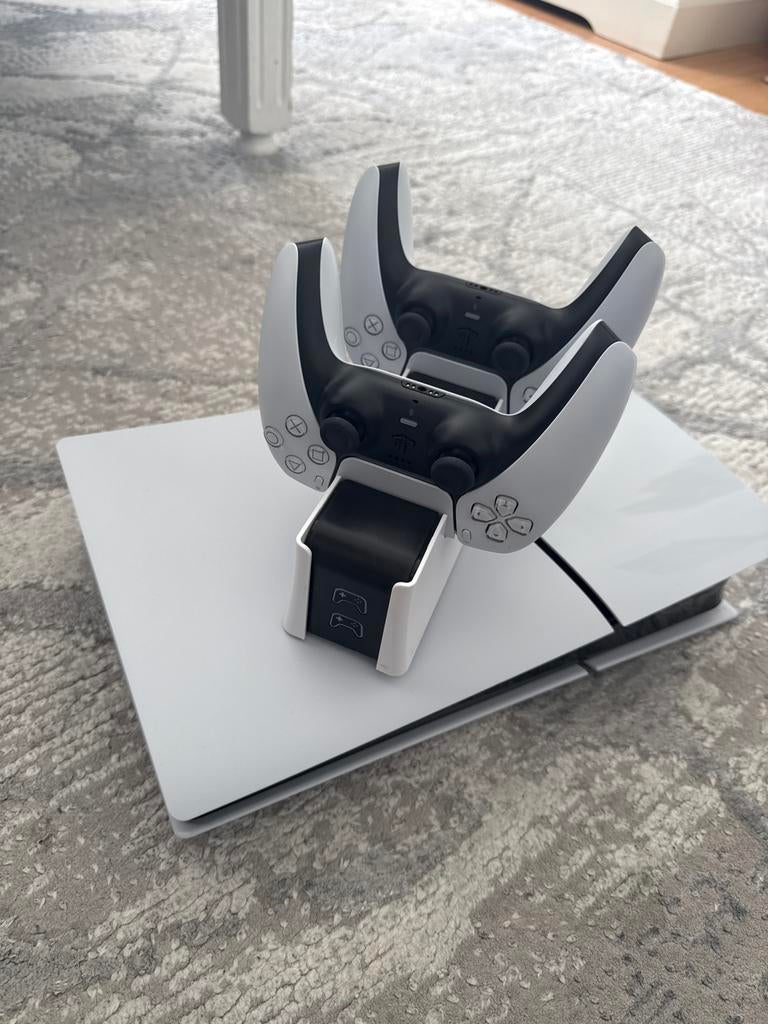 PlayStation 5 Disc Edition met 2 controllers en laadstation, Ophalen of Verzenden, Zo goed als nieuw, Playstation 5