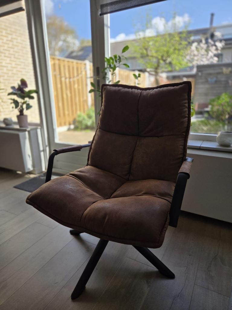 Eleanora Mitchell Topper draaifauteuil cognac microvezel, Huis en Inrichting, Fauteuils, Ophalen, Zo goed als nieuw, Stof, 75 tot 100 cm