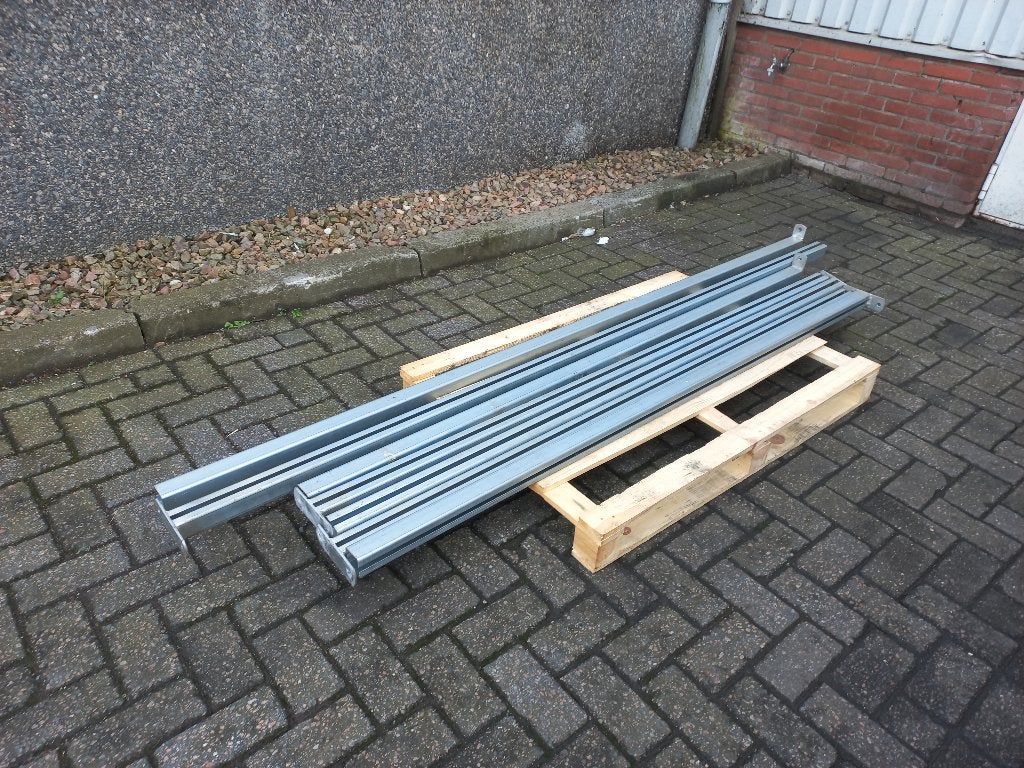 Stalen C-profielen 50x50mm met voetplaat 45 euro voor alles!, Ophalen, Zo goed als nieuw, IJzer