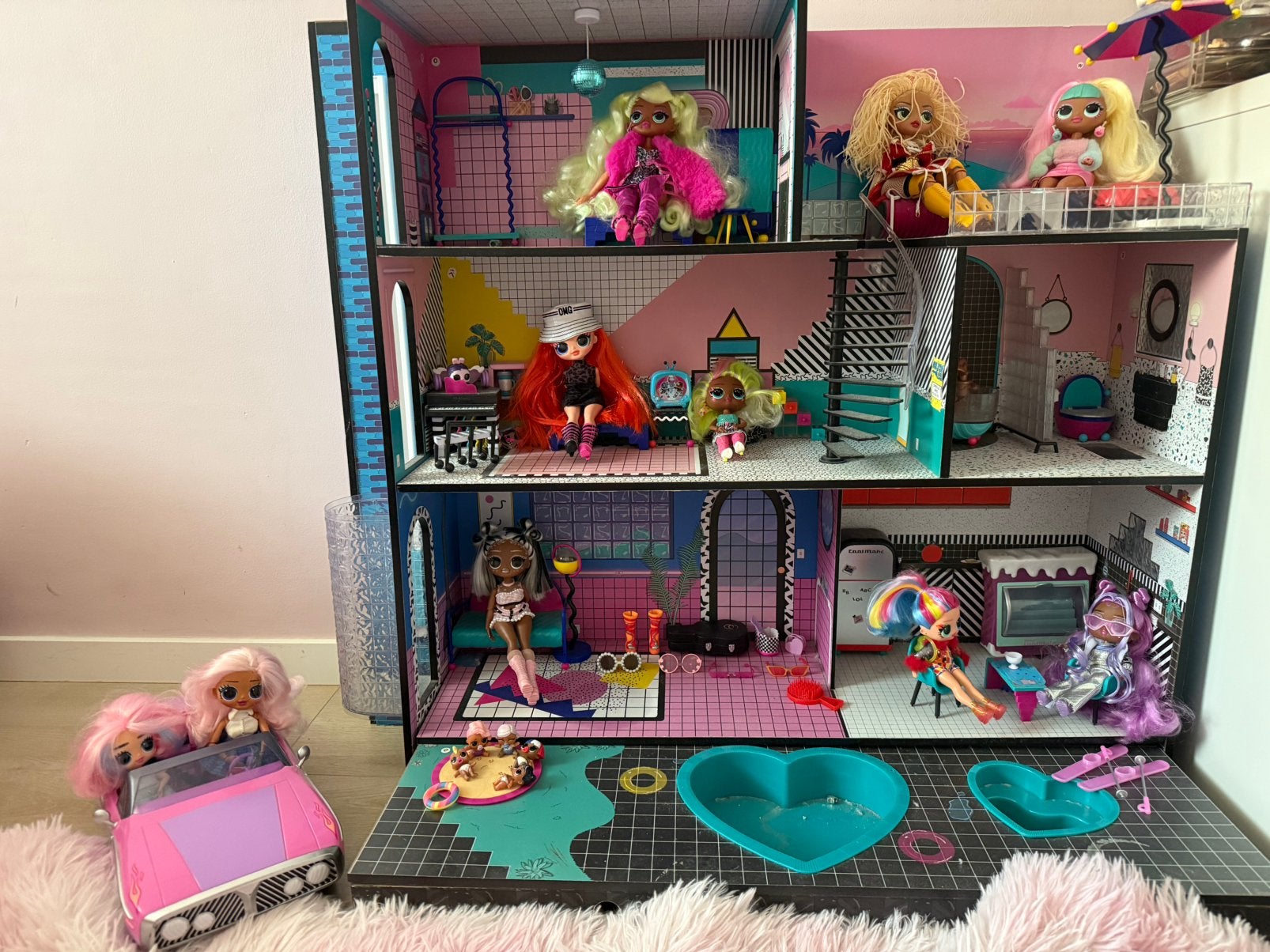 LOL poppenhuis met poppen en accessoires, Ophalen of Verzenden, Zo goed als nieuw, Poppenhuis