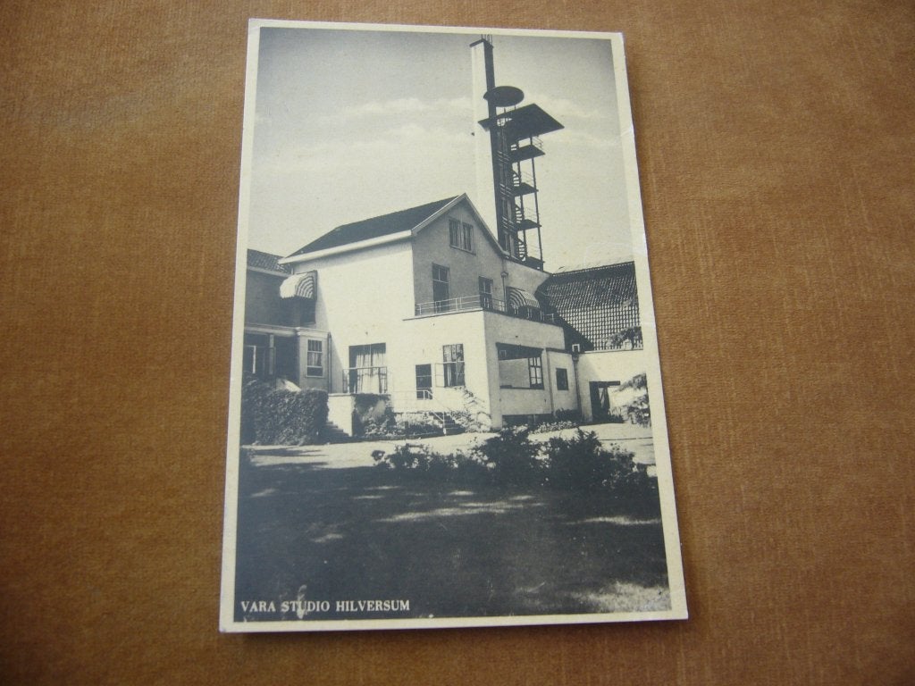 HILVERSUM  =  VARA STUDIO, Verzamelen, Ophalen of Verzenden, 1940 tot 1960, Gelopen, Noord-Holland