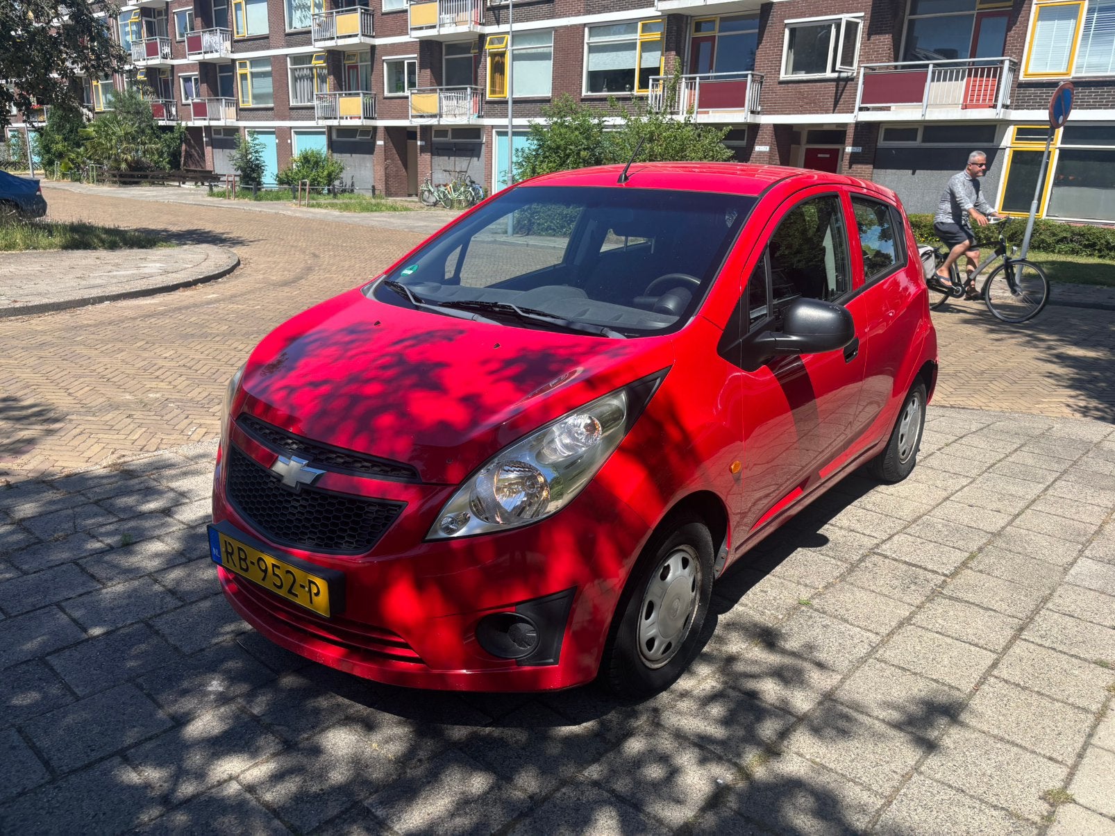 Chevrolet Spark 1.0 2011 Rood, Ophalen