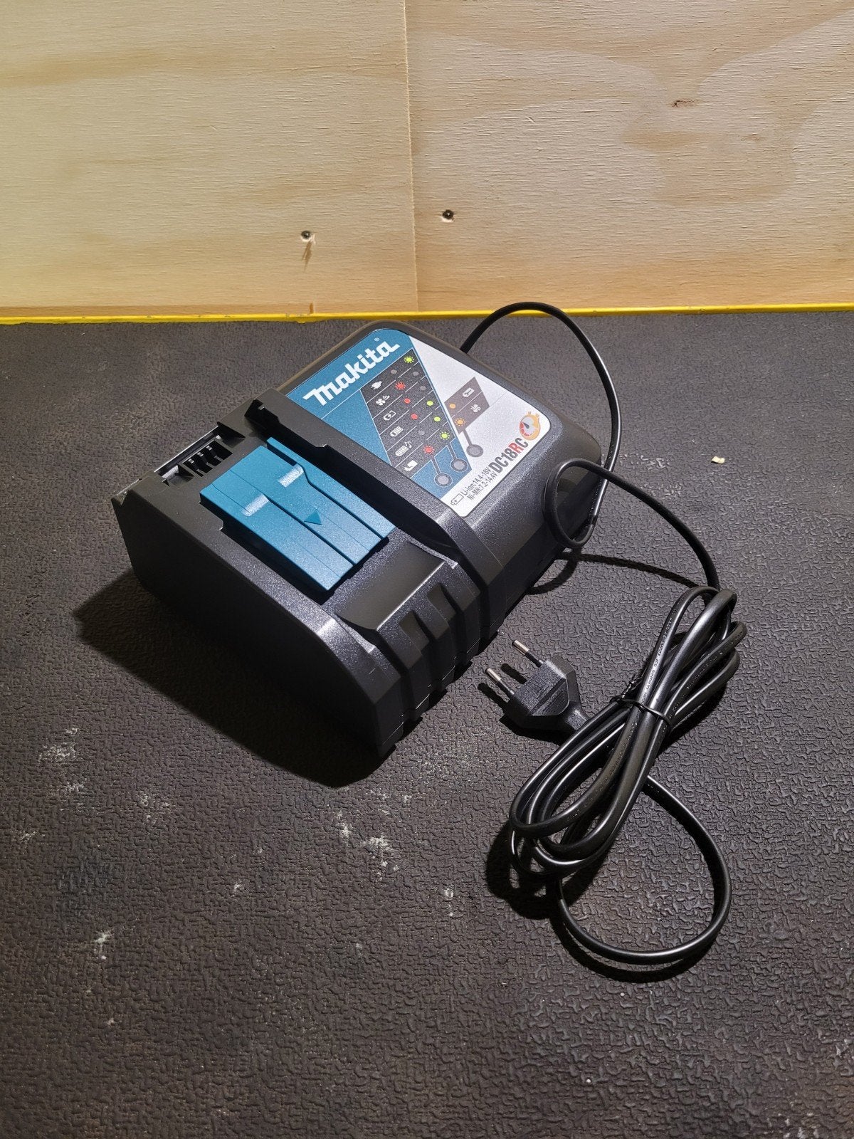 Makita lader nieuw!, Ophalen of Verzenden