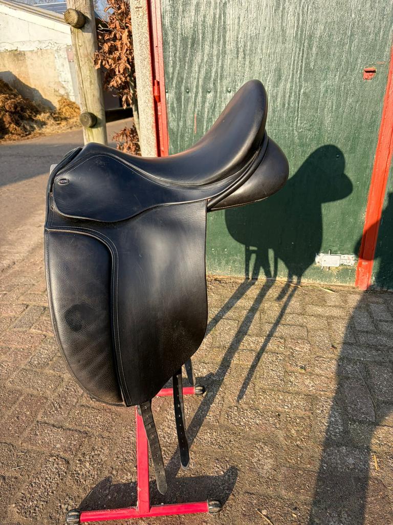 Fryso legacy dressuur zadel 18 inch fit 4, Dieren en Toebehoren, Ophalen, Gebruikt, Dressuur