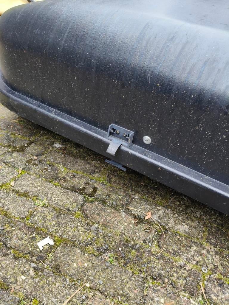 Dakbox met schade + Dakdragers en Sneeuwkettingen, Ophalen, Gebruikt