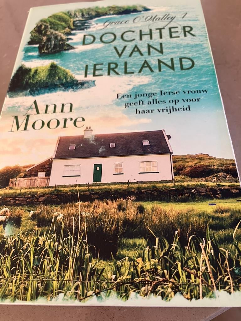 Dochter van Ierland, Ophalen of Verzenden, Gelezen