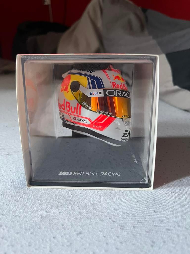 Max verstappen seizoens helm 2023 1:4, Hobby en Vrije tijd, Modelauto's | 1:5 tot 1:12, Ophalen of Verzenden, Zo goed als nieuw