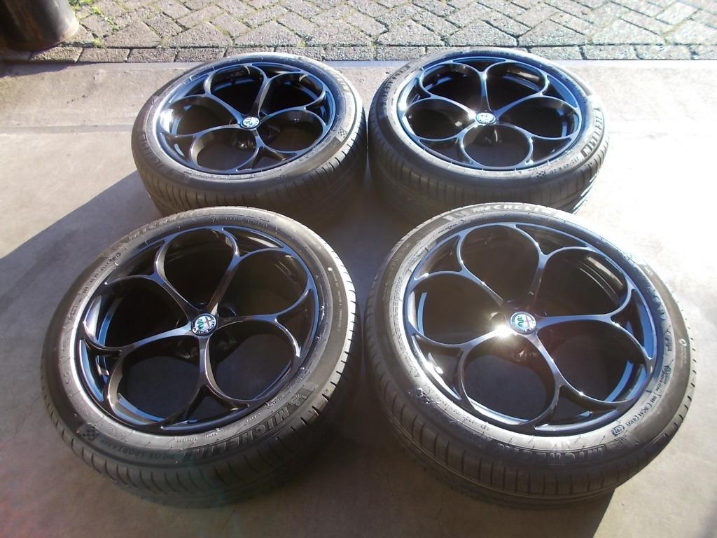 NIEUWE ALFA ROMEO STELVIO VELGEN + BANDEN 255 45 R20 + TPMS, Auto-onderdelen, Banden en Velgen, 255 mm, Banden en Velgen, Nieuw
