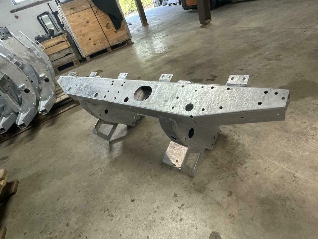 Land Rover defender 90 / 110 achterbalk / crossmember, Auto-onderdelen, Ophalen of Verzenden, Nieuw, Land Rover