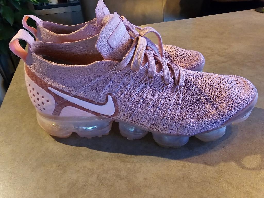 NIKE, Air Vapormax Flyknit 2 , Maat 40,5, Nike, Ophalen of Verzenden, Sneakers of Gympen, Roze