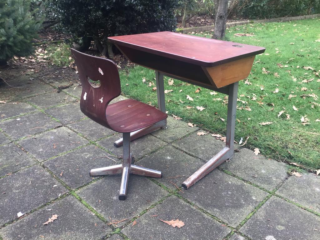 Schooltafel met stoel, Kinderen en Baby's, Kinderkamer | Tafels en Stoelen, Ophalen, Zo goed als nieuw, Tafel(s) en Stoel(en)