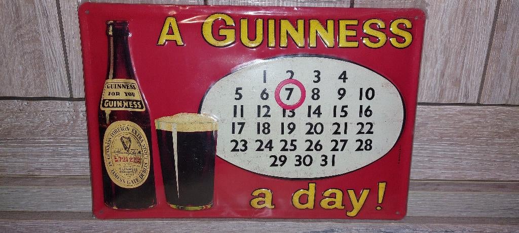 Guinness reclamebord in reliëf - kalender, Verzamelen, Biermerken, Ophalen of Verzenden, Nieuw, Reclamebord, Plaat of Schild, Overige merken