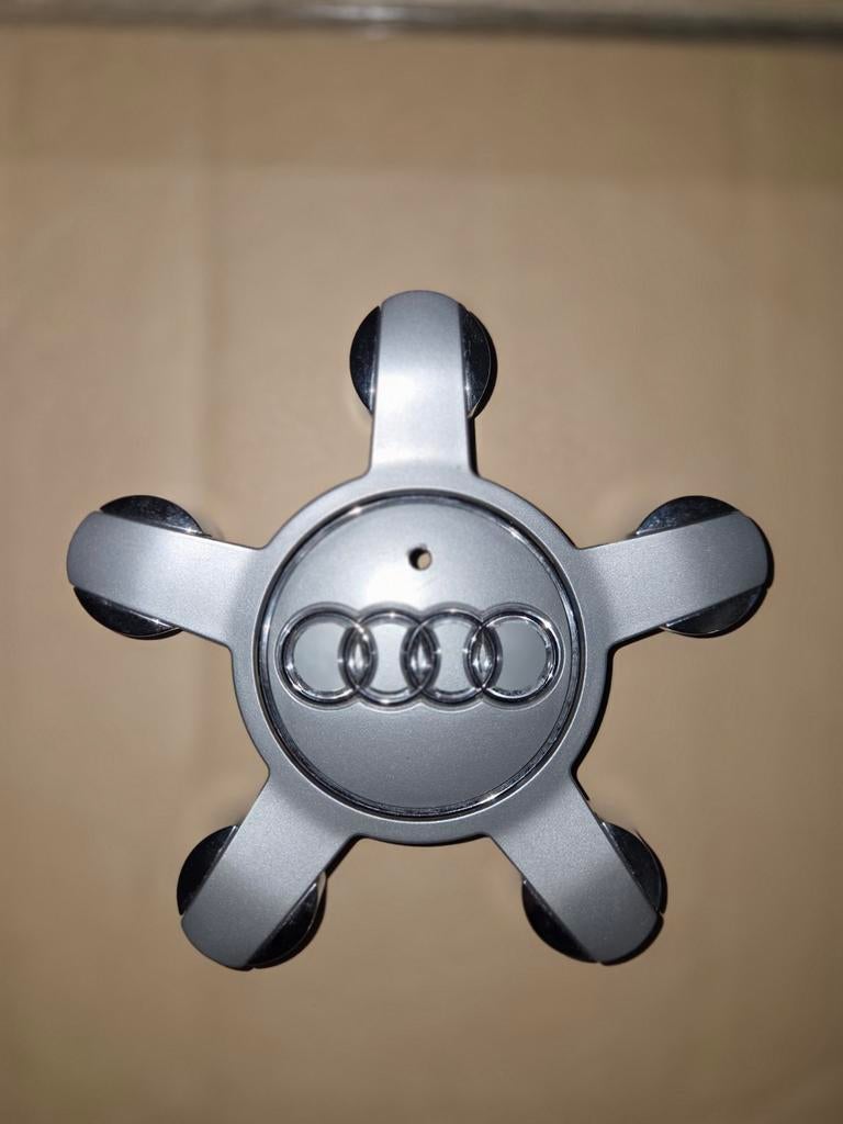 Wielnaafdop Audi 135mm grijs 8R0601165 (4x, nog netjes), Auto diversen, Wieldoppen, Ophalen, Gebruikt