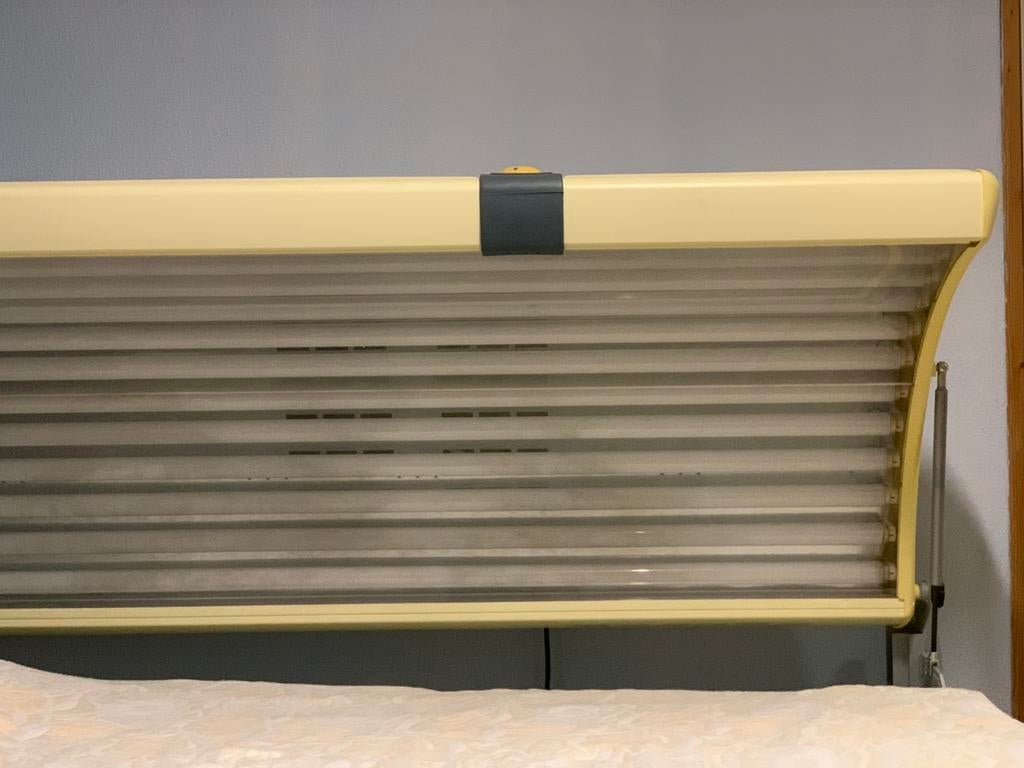 Een gratis goede gebruikte zonnebank Alisun, Ophalen, Gebruikt, Zonnebank enkelzijdig