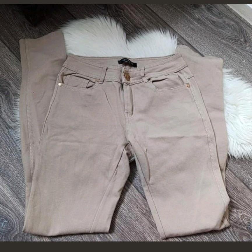 Beige broek - Maat M, Kleding | Dames, Maat 38/40 (M), Beige, Ophalen of Verzenden, Zo goed als nieuw