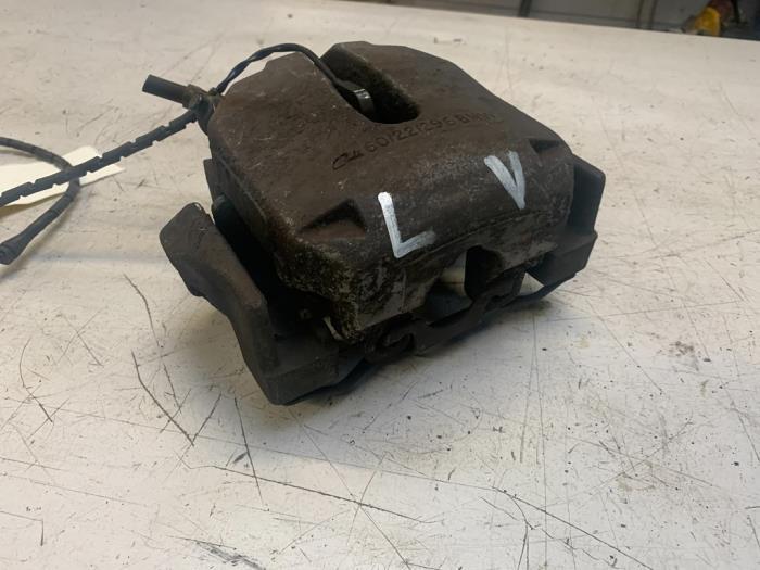 Remklauw (Tang) links-voor van een BMW 5-Serie, Gebruikt, -, -, Ophalen of Verzenden