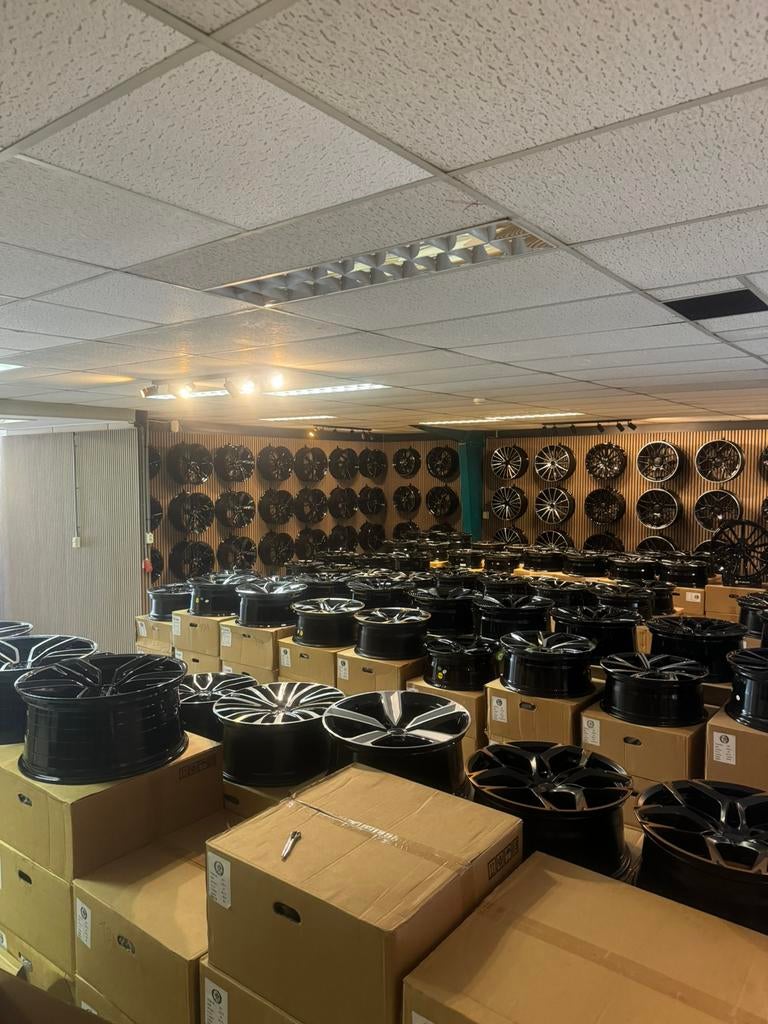 DEMO BANDEN: 215-55-17 215/55/18 235/55/18 215/50/18 A merk, Ophalen, 18 inch, 215 mm, Band(en)