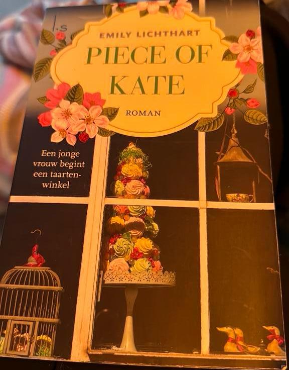 Emily Lichthart - Piece of Kate, Ophalen of Verzenden, Zo goed als nieuw, Emily Lichthart