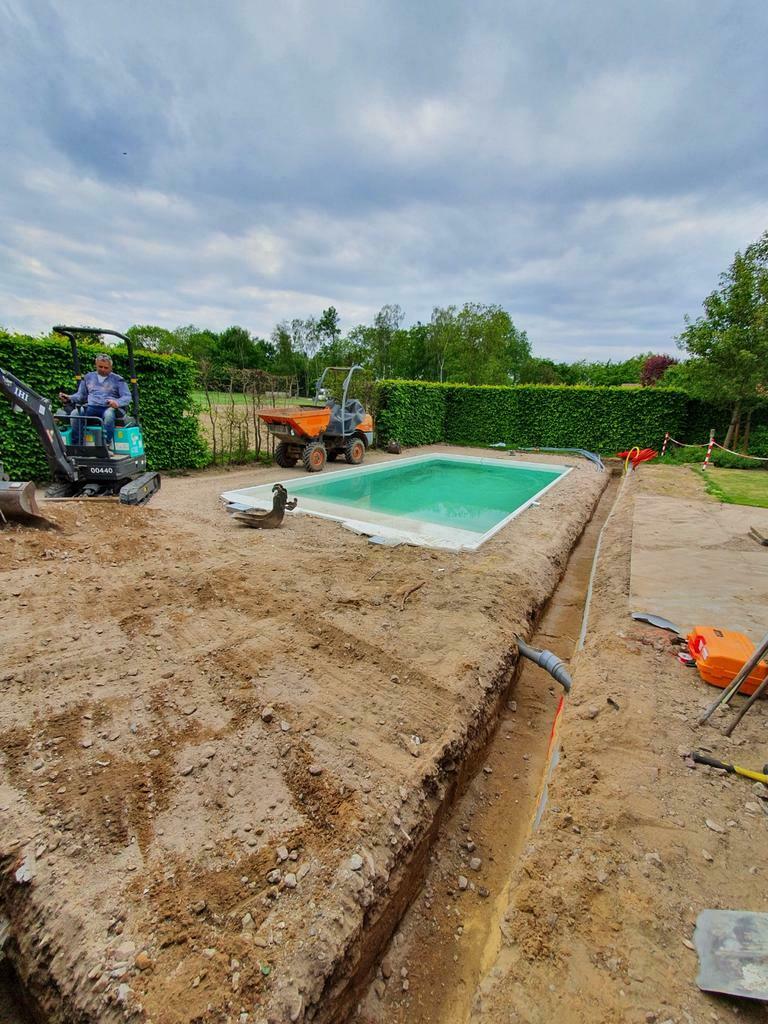 M.T.Grondwerken , sloopwerk,  bestrating, minigraver verhuur, Garantie, Tuin- of Vijveraanleg
