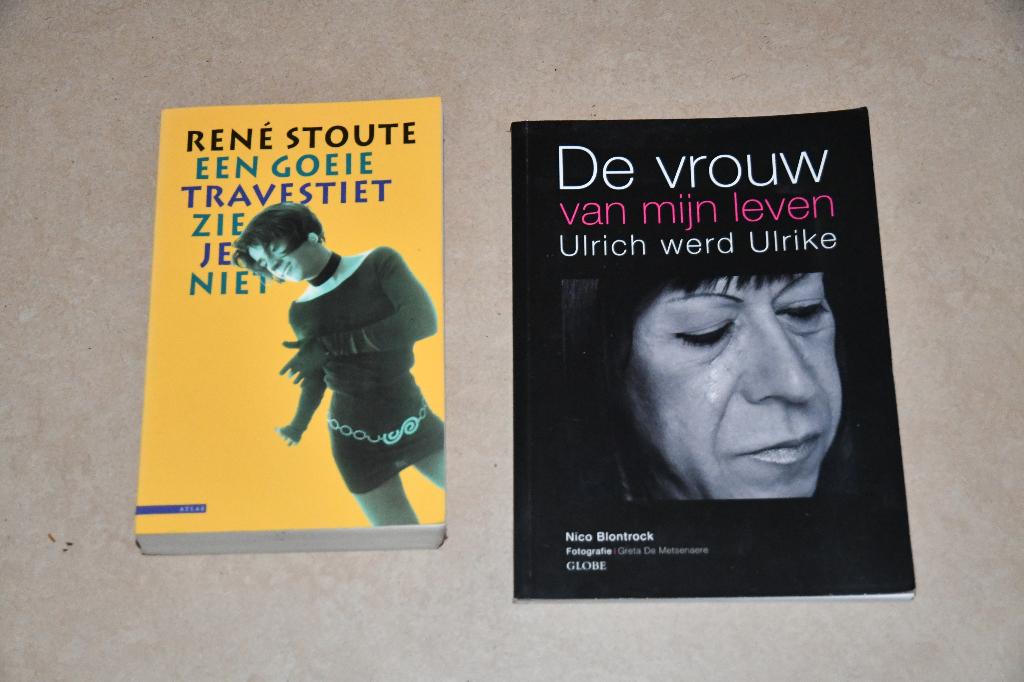 2 recensie exemplaren over travestie, Ophalen of Verzenden, Zo goed als nieuw, Overige