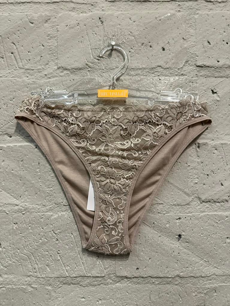 Hanro slip 40/ L NIEUW!! Nu €10, Kleding | Dames, Ophalen of Verzenden, Slip
