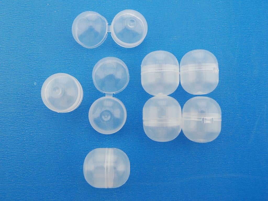 lege plastic speelgoed capsules 30 x 35 mm met scharnier