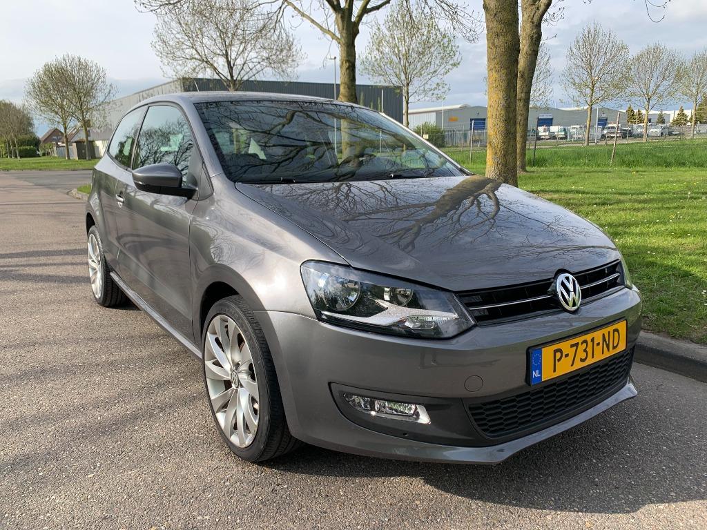 Volkswagen Polo 1.2 51KW 2014 Grijs, Auto's, Zwart, 1198 cc, Handgeschakeld, Particulier