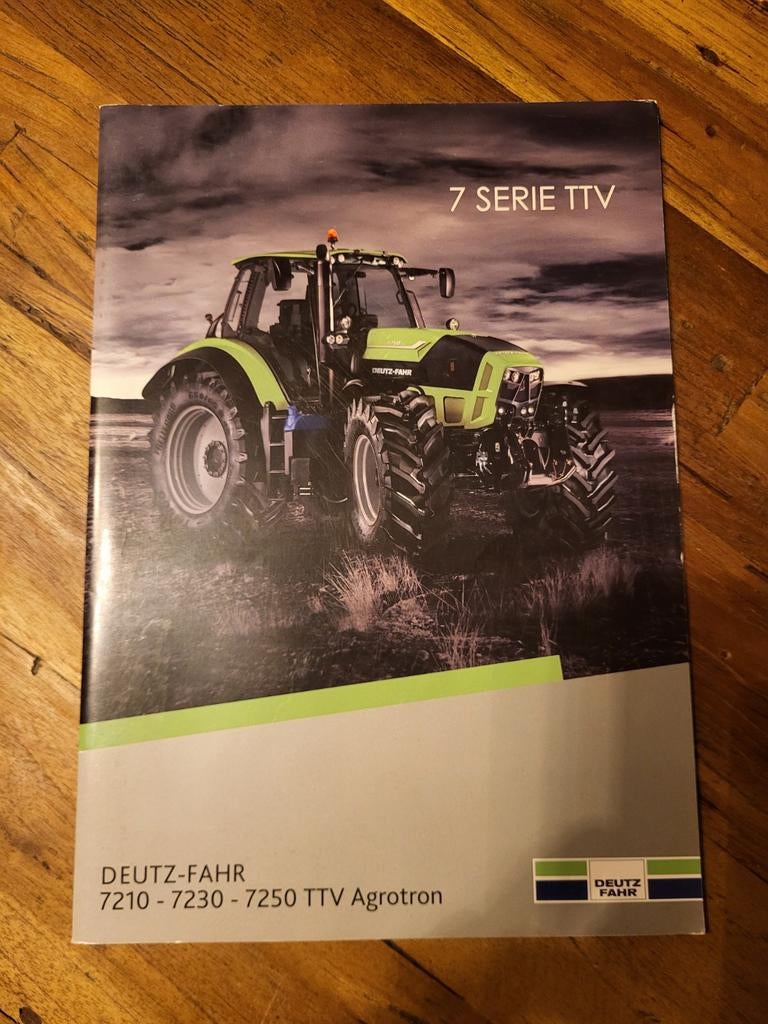 Tractor folder Deutz-Fahr 7 serie TTV, Ophalen of Verzenden, Zo goed als nieuw