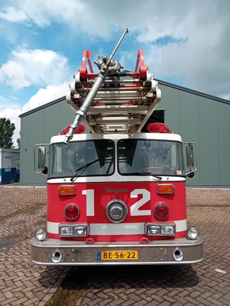 Seagrave Amerikaanse brandweerauto (Laddertruck), foto 2