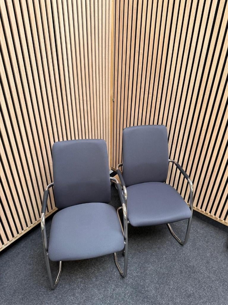 Tweedehands Bèta BE10 vergaderstoelen, Huis en Inrichting, Stoelen, Nieuw, Twee, Metaal, Stof, Zwart, Ophalen