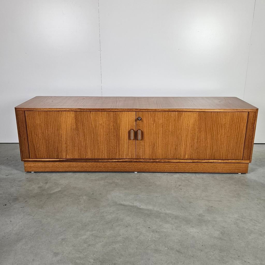 Vintage laag breed dressoir, Deens, Sibast, Ophalen of Verzenden, Huis en Inrichting