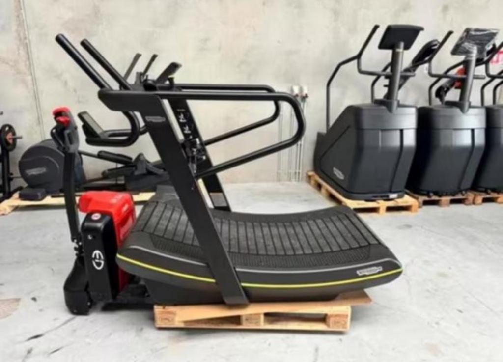 Technogym skillmill in perfecte staat!!, Sport en Fitness, Fitnessmaterialen, Ophalen
