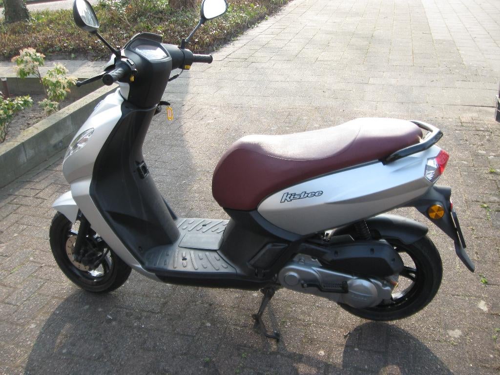 PEUGEOT KISBEE   bromscooter .  625 euro !, Fietsen en Brommers, Scooters | Peugeot, Ophalen, Gebruikt, Overige modellen, Maximaal 45 km/u