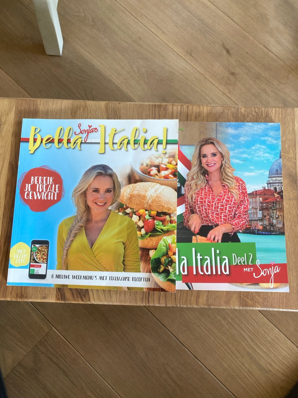 Sonja's Bella Italia Kookboeken - Deel 1 & 2, Boeken, Italië, Hoofdgerechten, Ophalen of Verzenden, Zo goed als nieuw