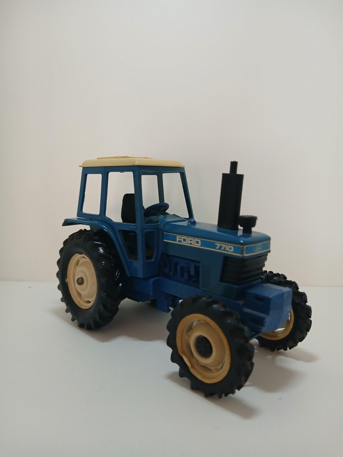Ford 7710 schaal 1.32, Ophalen of Verzenden, Gebruikt, Tractor of Landbouw, Britains