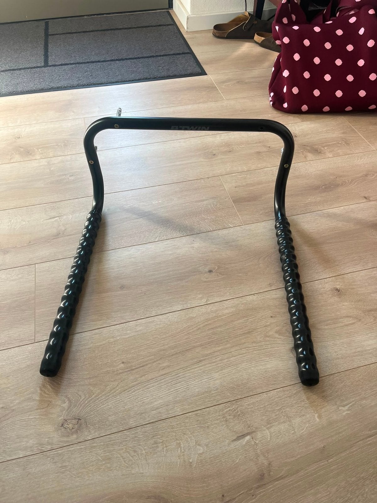 Fietsen wandbeugel voor 2 fietsen - Decathlon, Auto diversen, Ophalen, 2 fietsen, Zo goed als nieuw, Fietsendrager-accessoire