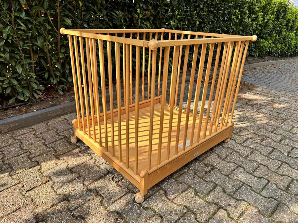 Houten box met verstelbare bodem en wieltjes zgan Bopita, Ophalen, Zo goed als nieuw, Vierkant, In hoogte verstelbaar