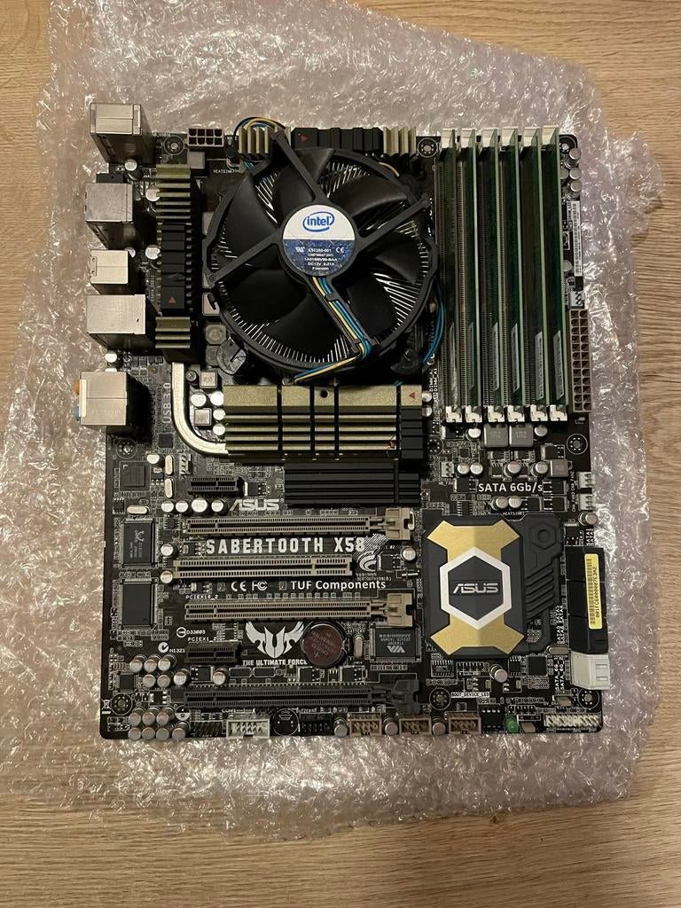 Asus Sabertooth X58 set met CPU’s en 24GB RAM, Ophalen of Verzenden, Gebruikt, Intel, DDR3