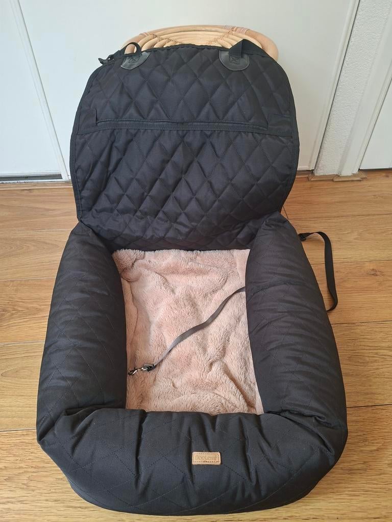 Luxe zachte comfortabele hondenmand voor in de auto., Ophalen, Zo goed als nieuw