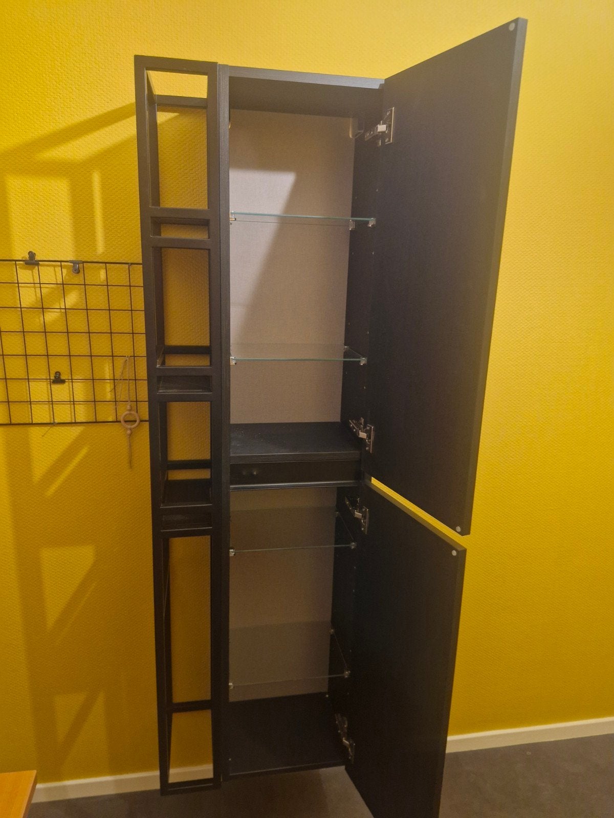 mooie hangkast (badkamerkast), Ophalen, Zo goed als nieuw