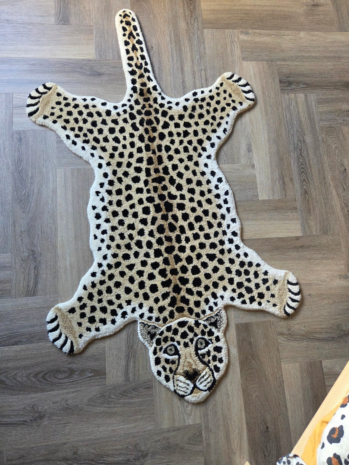 Loony Luipaard vloerkleed – Doing Goods, Kinderen en Baby's, Ophalen, Gebruikt, Kleed of Kussen