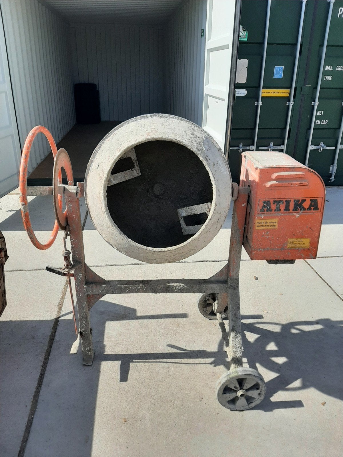 TE HUUR Elektrische beton/mortel molen 140 liter, Ophalen, Gebruikt