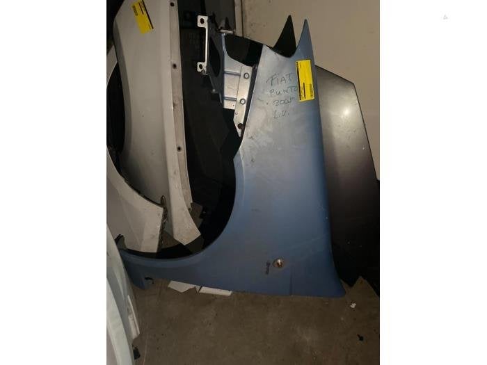 Scherm links-voor van een Fiat Punto, Gebruikt, -, -, Fiat