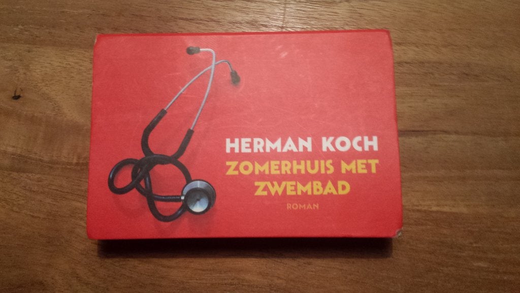 Herman Koch - Zomerhuis met zwembad ( dwarsligger), Boeken, Ophalen of Verzenden, Zo goed als nieuw, Herman Koch, Nederland