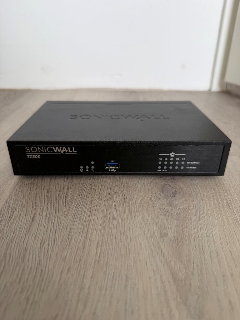 SonicWALL TZ300, Ophalen of Verzenden, Gebruikt, Router met modem, SonicWall